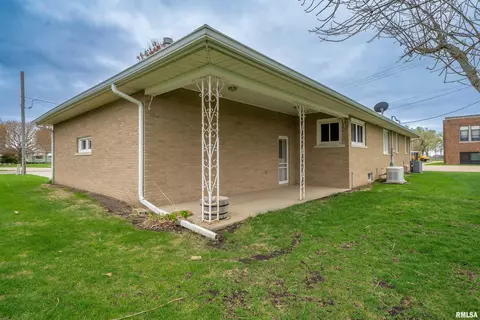 127 S Reiter St, Benson, IL 61516 photo 32