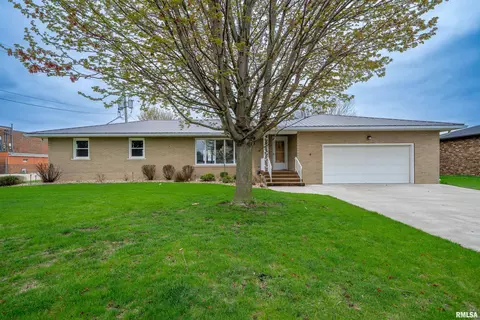 127 S Reiter St, Benson, IL 61516