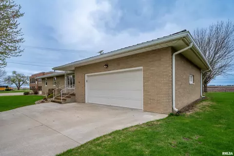 127 S Reiter St, Benson, IL 61516 photo 3