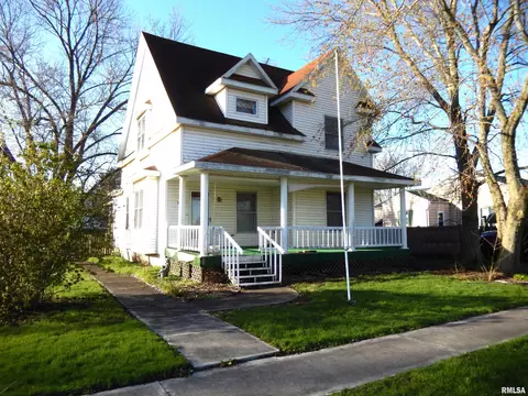 201 W Market St, Colchester, IL 62326