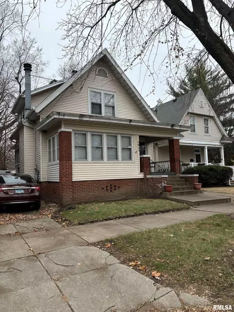 1217 N Garfield Ave, Peoria, IL 61606