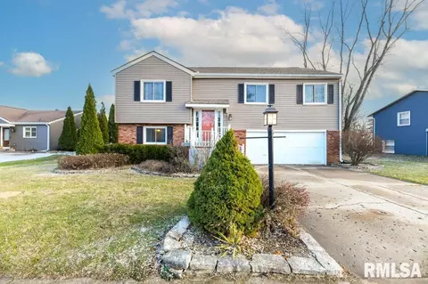 123 Evergreen Ave, Morton, IL 61550
