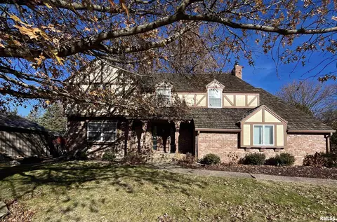 131 E Morningside Dr, Peoria, IL 61614