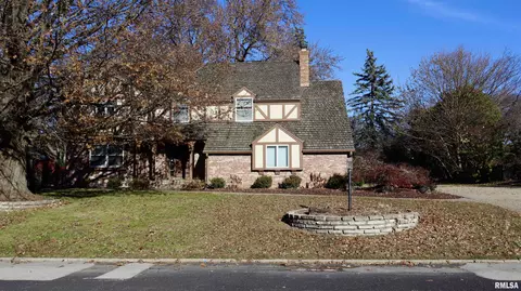 131 E Morningside Dr, Peoria, IL 61614 photo 5