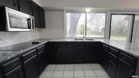 131 E Morningside Dr, Peoria, IL 61614 photo 18