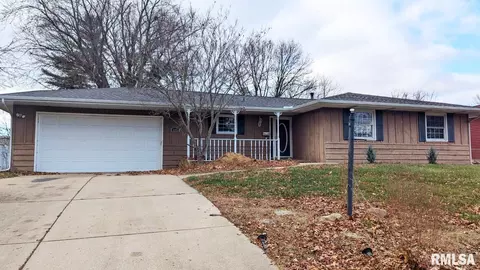 4703 W Wanda Ave, Bartonville, IL 61607