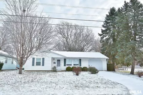 671 N West St, Galesburg, IL 61401