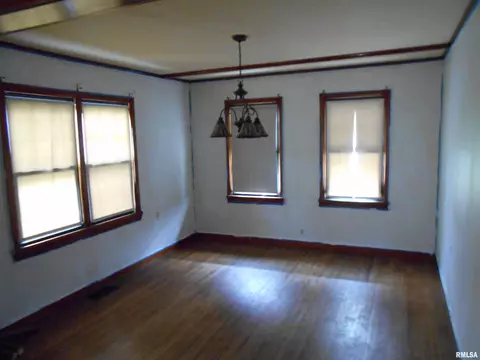 715 E Piper St, Macomb, IL 61455 photo 3