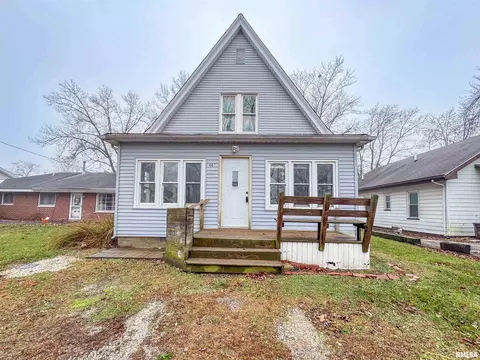 407 E Oakley Ave, Glasford, IL 61533