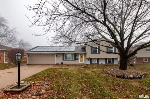 1710 Deppert Dr, Pekin, IL 61554