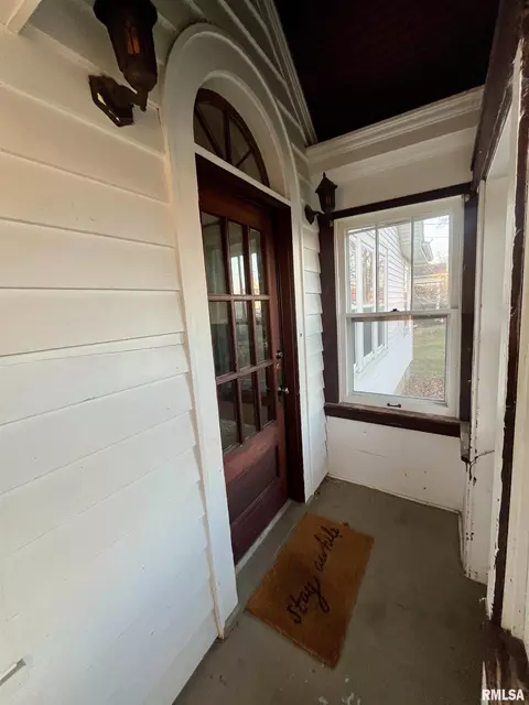 Exterior - 208 S Callender St, Eureka, IL 61530 photo 3 of 4