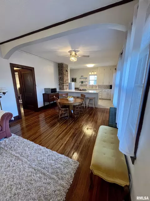 Dining - 208 S Callender St, Eureka, IL 61530 photo 1 of 1