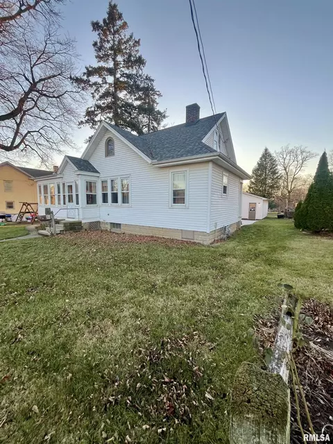 Exterior - 208 S Callender St, Eureka, IL 61530 photo 1 of 4