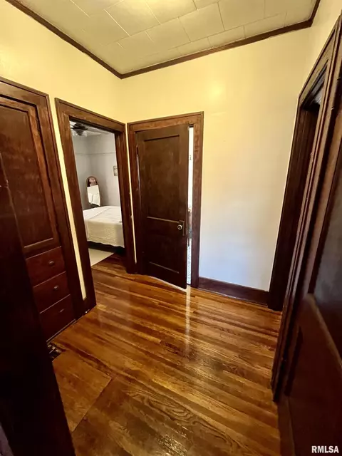 Entry Way - 208 S Callender St, Eureka, IL 61530 photo 1 of 2