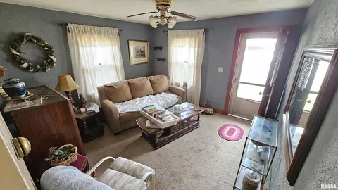 504 W Franklin Ave, Bartonville, IL 61607 photo 4