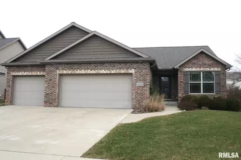 2704 Fieldstone Ct, Normal, IL 61761