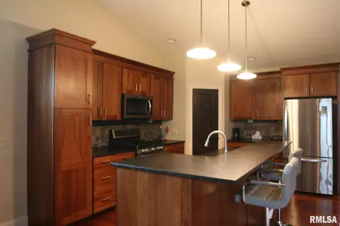 2704 Fieldstone Ct, Normal, IL 61761 photo 8