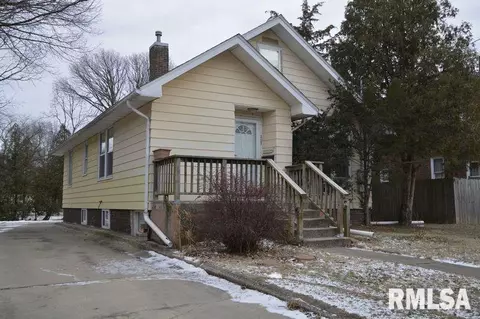 227 N Sherman Ave, Macomb, IL 61455