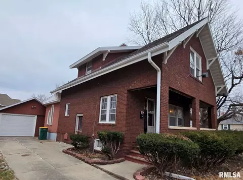 715 W Losey St, Galesburg, IL 61401