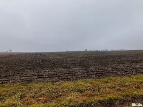 000 Schuck Rd, Washington, IL 61571