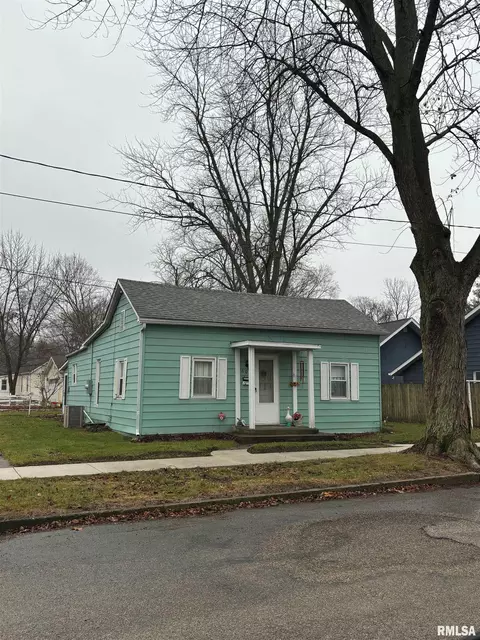 602 S Main St, Lacon, IL 61540