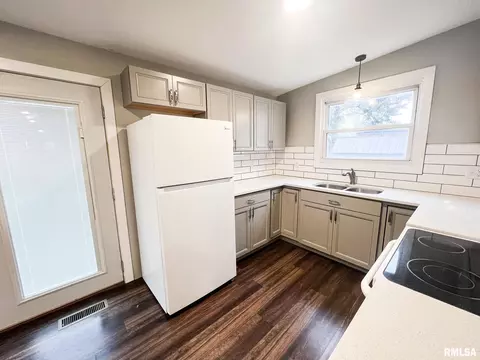 Kitchen - 106 S Myers, Eureka, IL 61530 photo 5 of 6