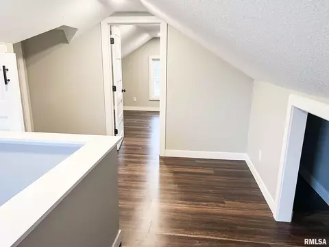 Entry Way - 106 S Myers, Eureka, IL 61530 photo 7 of 8
