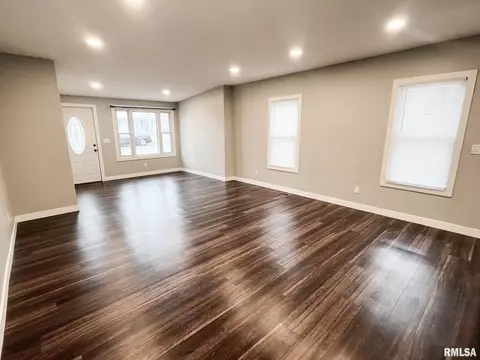Living - 106 S Myers, Eureka, IL 61530 photo 4 of 5