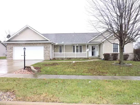 612 Mickel Pkwy, Washington, IL 61571