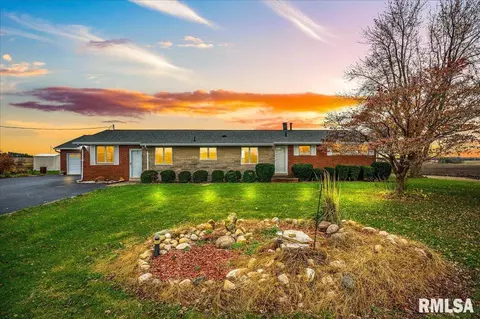 27583 Queenwood Rd, Morton, IL 61550