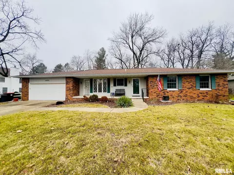 4809 W Bridalwood Dr, Peoria, IL 61615