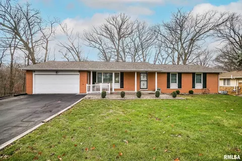 1110 Fondulac Dr, East Peoria, IL 61611