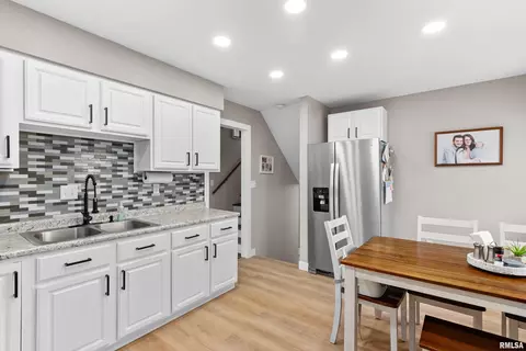 Kitchen - 204 Dennis Dr, Eureka, IL 61530 photo 4 of 4