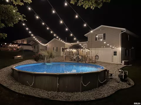 Exterior - 204 Dennis Dr, Eureka, IL 61530 photo 2 of 7