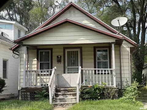 819 W Thrush Ave, Peoria, IL 61604