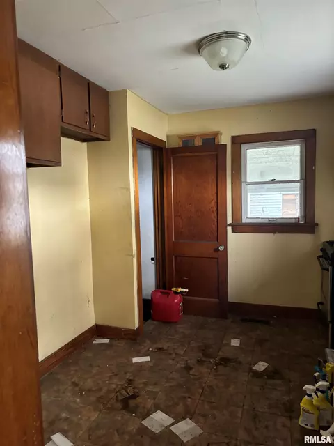 212 S Main St, Lacon, IL 61540 photo 5