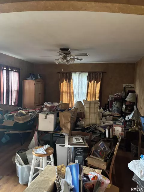 212 S Main St, Lacon, IL 61540 photo 3