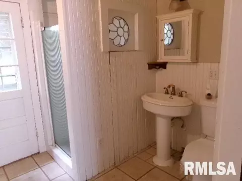 365 W Pine St, Canton, IL 61520 photo 8