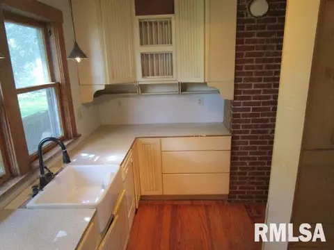 365 W Pine St, Canton, IL 61520 photo 12
