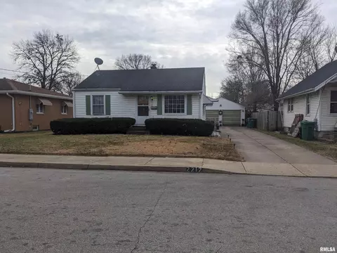 2212 Callender St, West Peoria, IL 61604