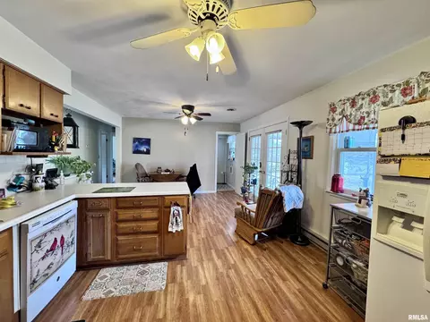 308 S Verzel Dr, Macomb, IL 61455 photo 10
