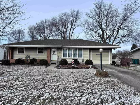 308 S Verzel Dr, Macomb, IL 61455