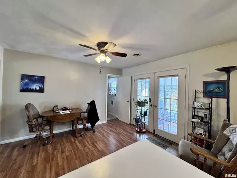308 S Verzel Dr, Macomb, IL 61455 photo 5