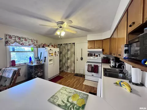 308 S Verzel Dr, Macomb, IL 61455 photo 7