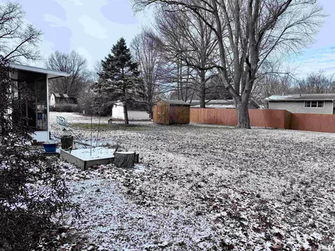 308 S Verzel Dr, Macomb, IL 61455 photo 17