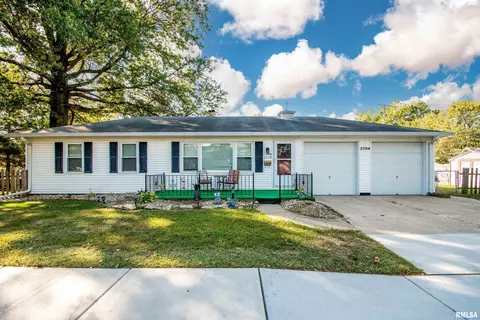 2504 W Downs Cir, West Peoria, IL 61604