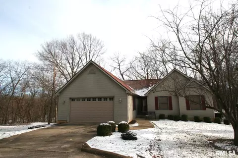 336 Westminster Dr, Mackinaw, IL 61755