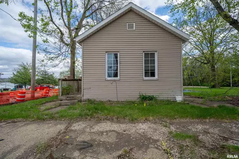 1220 NE Bond St, Peoria, IL 61603