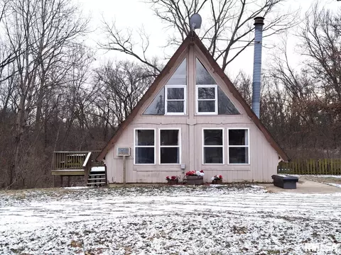 29247 E Bitner Rd, Glasford, IL 61533