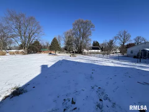 Exterior - 414 E Pierce St, Macomb, IL 61455 photo 1 of 1